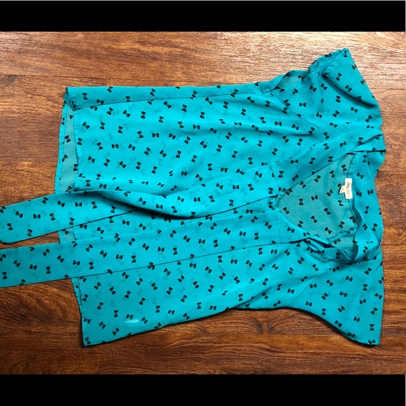 Business casual flowy top - Picture 1 of 2